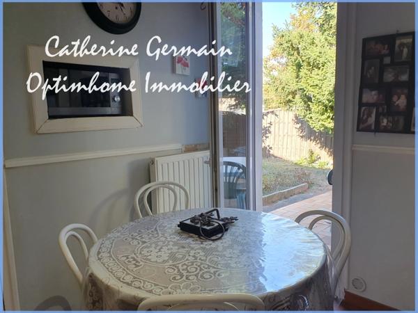 A vendre, Carcassonne - Lumineuse maison familiale avec jardin, terrasses et véranda.