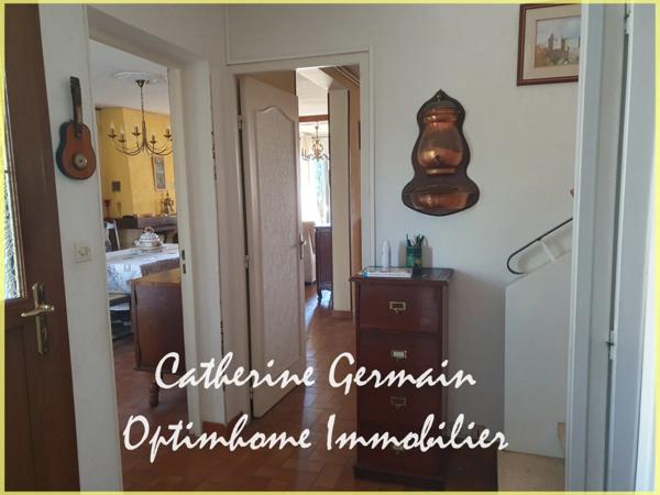 A vendre, Carcassonne - Lumineuse maison familiale avec jardin, terrasses et véranda.