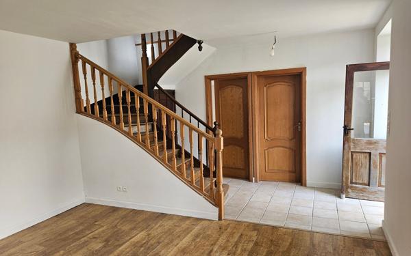 Maison à vendre    5 pièces •  Saint-Jean-d'Angély