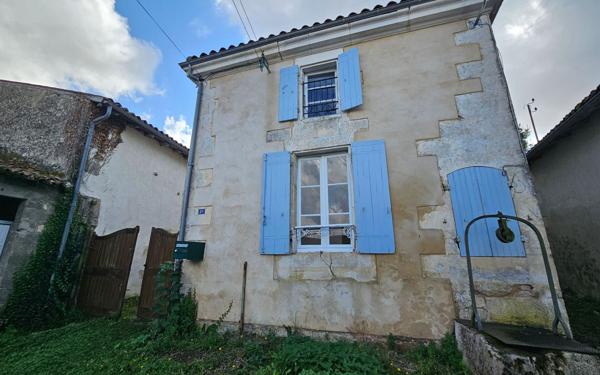 Maison à vendre    5 pièces •  Saint-Jean-d'Angély