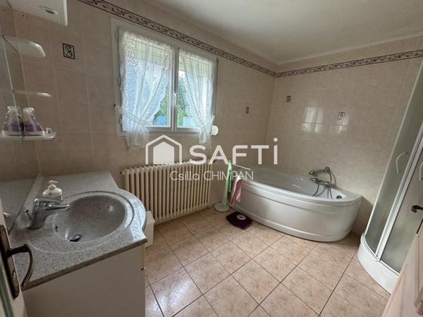 Superbe néo bretonne