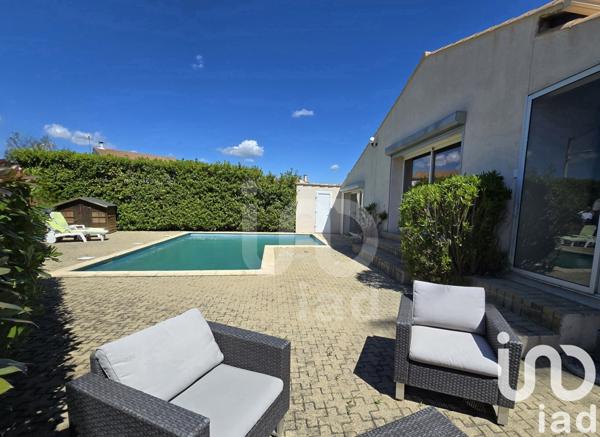 Maison traditionnelle 6 pièces de 177 m² à Manduel (30129)