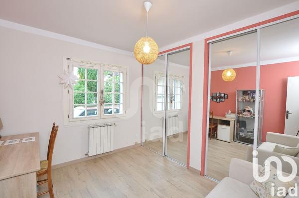 Maison traditionnelle 6 pièces de 177 m² à Manduel (30129)