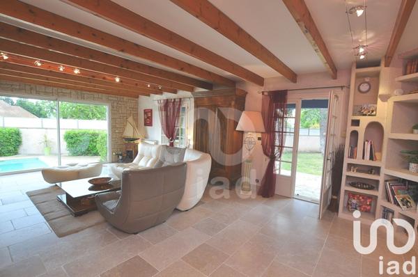 Maison traditionnelle 6 pièces de 177 m² à Manduel (30129)