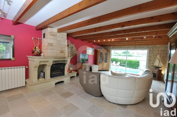 Maison traditionnelle 6 pièces de 177 m² à Manduel (30129)