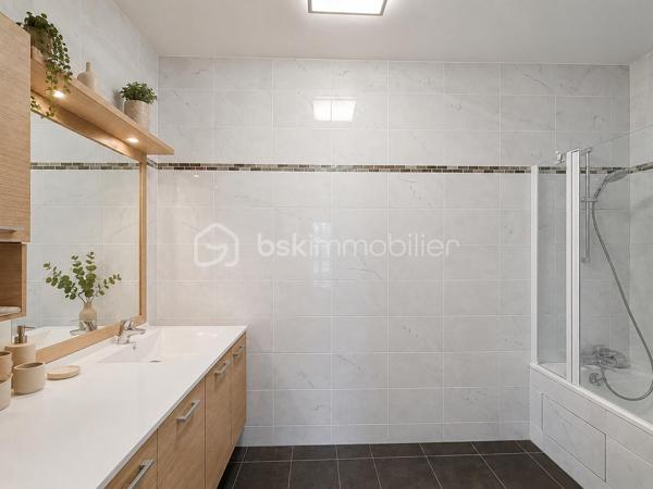 Au sein d'un environnement privilégié au charme bucolique et verdoyant, découvrez cet appartement confortable, offrant un équilibre parfait entre sérénité et proximité des commerces.
Il se compose comme suit : une entrée munie de placards intégrés, une première chambre, un double séjour lumineux offrant un espace de vie confortable, avec un accès sur le balcon-terrasse qui bénéficie d'une vue dégagée sur la nature sans aucun vis à vis, une cuisine séparée avec une porte fenêtre communiquant également sur le balcon-terrasse, une seconde chambre agréable, et une salle de bain. Cette distribution harmonieuse et moderne offre un confort optimal et vous permettra un sentiment d'évasion et de sérénité pour une tranquillité au quotidien.
Deux places de parking privatives et deux caves complètent cette prestation de grande qualité.
Cette résidence parfaitement entretenue et sécurisée, dispose d'un accès PMR, d'un ascenseur et d'un interphone.
N'hésitez pas à me contacter pour découvrir cette opportunité aux prestations rares sur ce secteur.