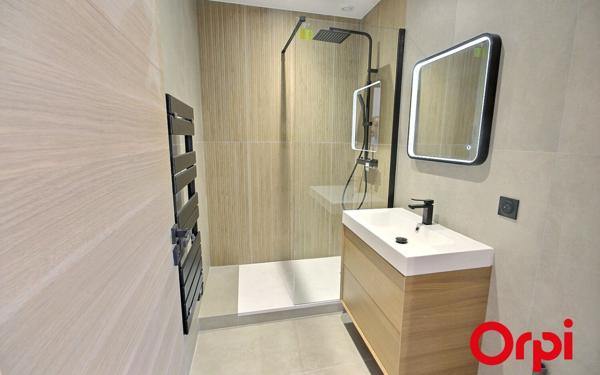 Appartement à vendre    2 pièces • 40 m2 Marseille 13