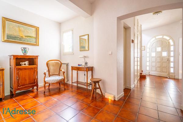 CESTAS PIERRETTES - Maison familiale de 150m² avec jardin et double garage