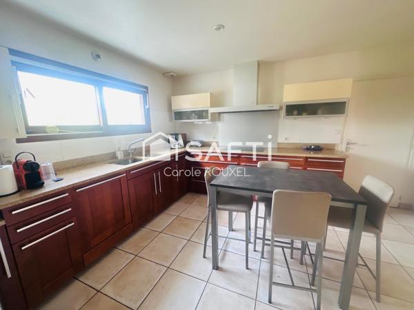 Maison d'env. 170M2 de 2003 sur 3 niveaux avec 5 chambres, 2 salles de bain, 2 wc, 1 garage, 1 buanderie, 1 jardin sur un terrain d'environ 500M2