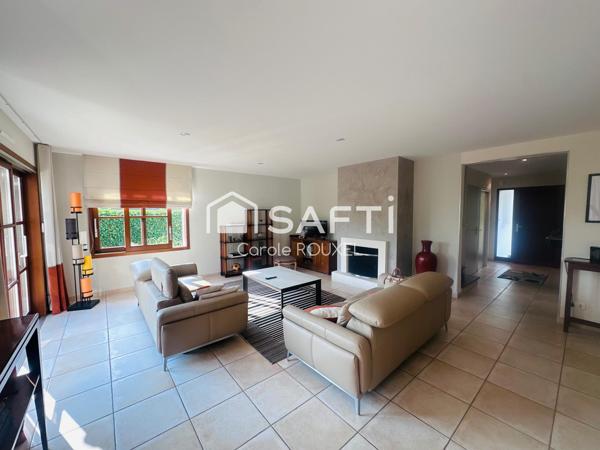 Maison d'env. 170M2 de 2003 sur 3 niveaux avec 5 chambres, 2 salles de bain, 2 wc, 1 garage, 1 buanderie, 1 jardin sur un terrain d'environ 500M2