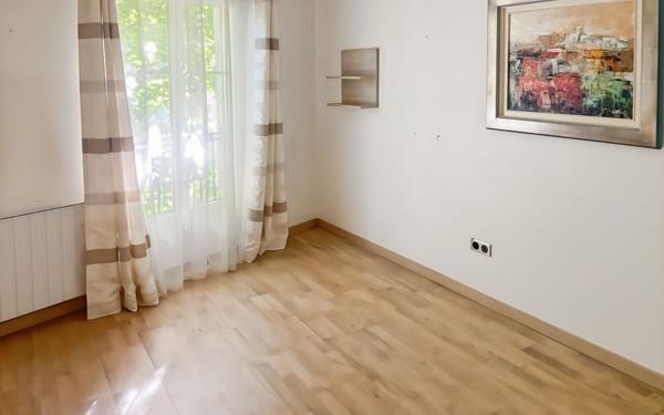 Appartement à vendre    3 pièces • 65 m2 Montrouge