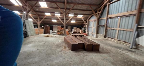 Maison 3 chambres à Plestin-les-Grèves avec un grand hangar d'env 600m²