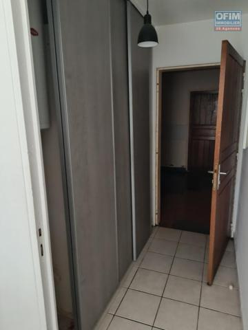 À LOUER – STUDIO DANS RÉSIDENCE SÉCURISÉE – SAINTE-MARIE