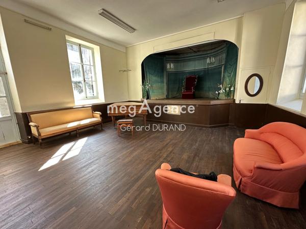 Immeuble à ANGLES-SUR-L'ANGLIN, 86260 - 1 pièce 130m²