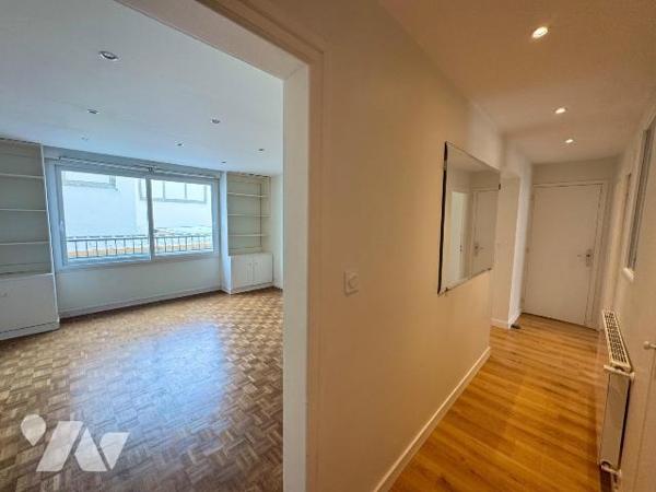 BREST - Secteur Saint-Martin T3 avec terrasse de 25m2

Situé au 1er étage d'une résidence ave...