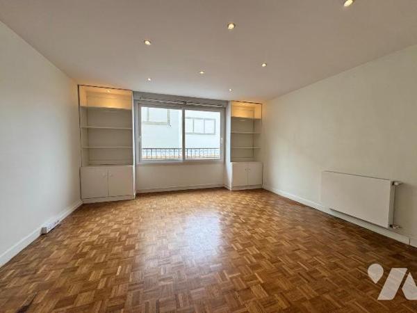 BREST - Secteur Saint-Martin T3 avec terrasse de 25m2

Situé au 1er étage d'une résidence ave...