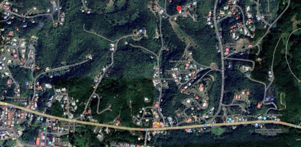 À Vendre :  Beau Terrain de 2597 m² au Gosier - Secteur La Bouaye