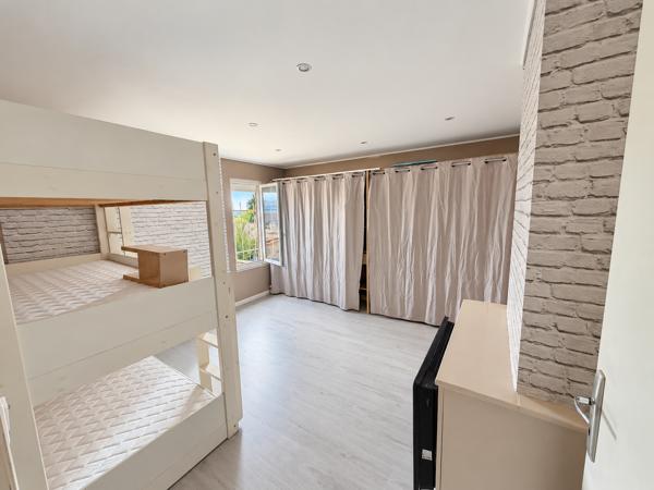 Saint-André-de-Cubzac — T2 en duplex avec jardin privatif, proche du centre-ville Saint-André-de-Cubzac (33240)