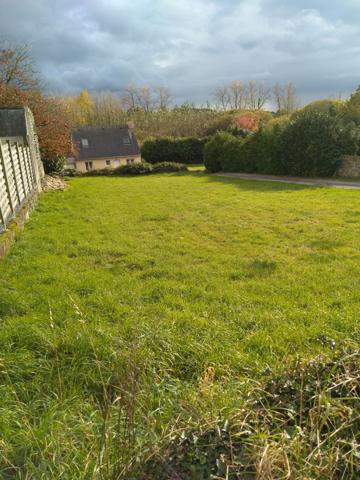 TERRAIN de 592 m2 à Scaer