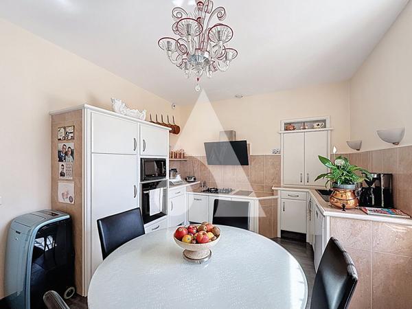 Maison 5 pièces 197.02 m2