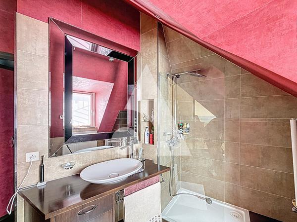 Maison 5 pièces 197.02 m2