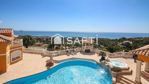 Propriété d'exception - Vue panoramique entre ciel, mer et nature