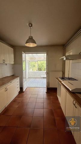 Location                                                      Appartement
                        
                     5 pièces                      99 m2                     à Chelles