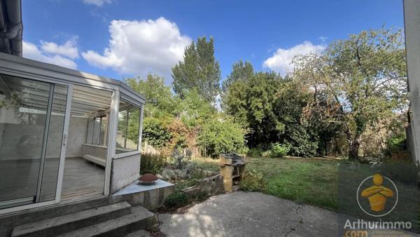 Location                                                      Appartement
                        
                     5 pièces                      99 m2                     à Chelles