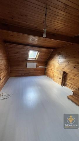 Location                                                      Appartement
                        
                     5 pièces                      99 m2                     à Chelles