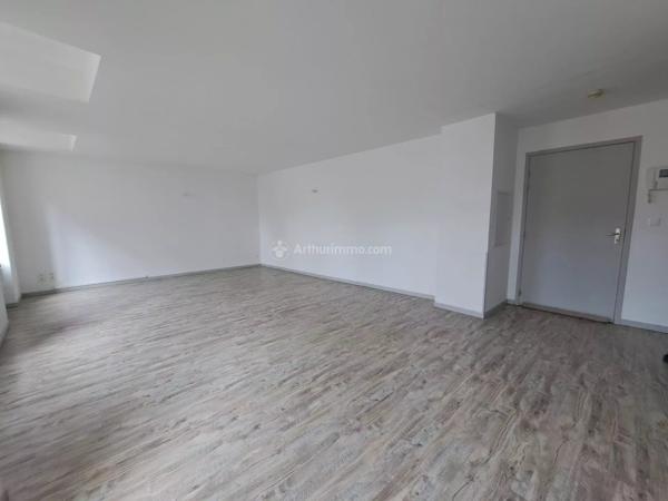 Location                                                      Appartement
                        
                     4 pièces                      103 m2                     à Carmaux