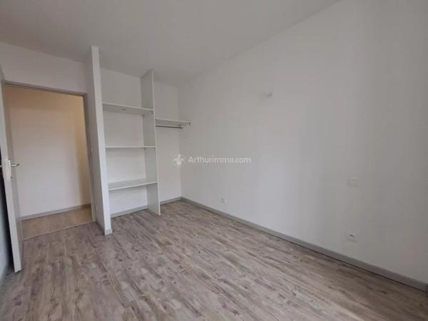 Location                                                      Appartement
                        
                     4 pièces                      103 m2                     à Carmaux