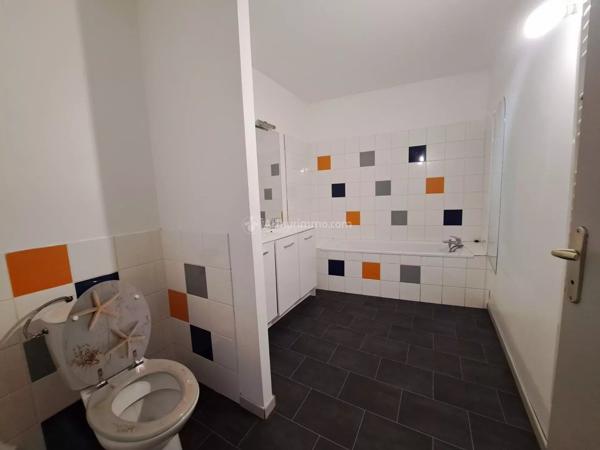 Location                                                      Appartement
                        
                     4 pièces                      103 m2                     à Carmaux