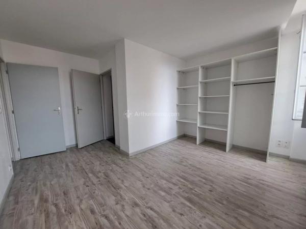 Location                                                      Appartement
                        
                     4 pièces                      103 m2                     à Carmaux