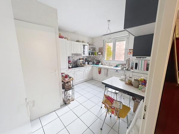 Spacieux appartement avec terrasse et garage