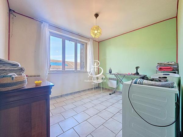 Belle maison lumineuse sur 4900 m2 de terrain