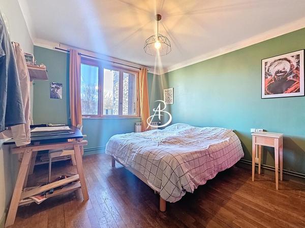 Belle maison lumineuse sur 4900 m2 de terrain