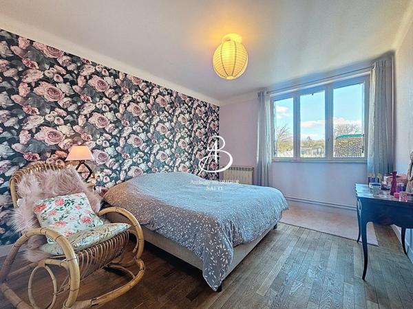 Belle maison lumineuse sur 4900 m2 de terrain