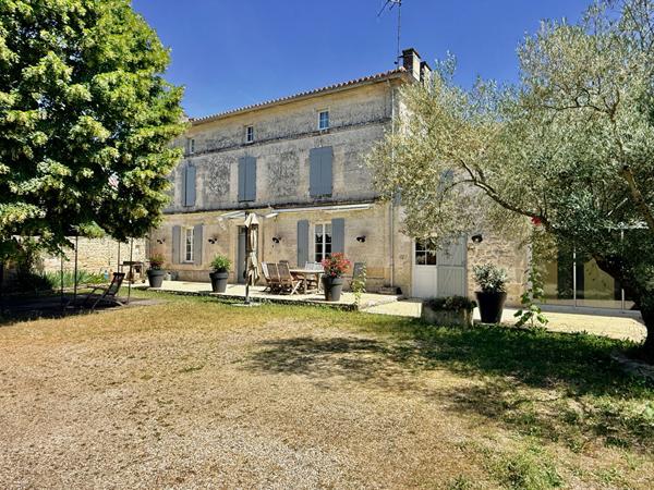 Maison 11 pièces 308 m2