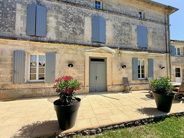 Maison 11 pièces 308 m2