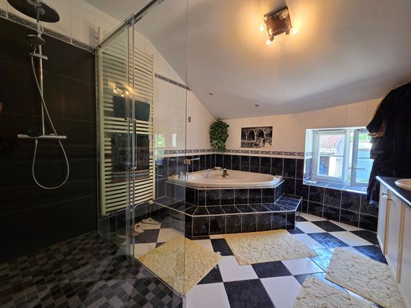 Maison 11 pièces 308 m2