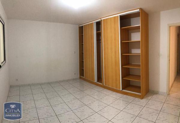 Appartement à louer 2 pièces 70.15m²