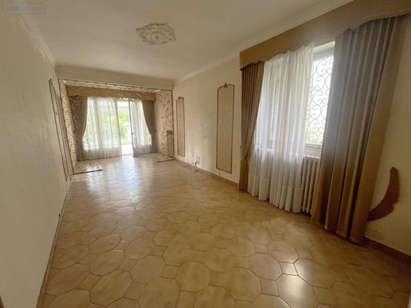 Maison à vendre à Montreuil-Bellay dans le Maine-et-Loire (49260), ref : 2018235