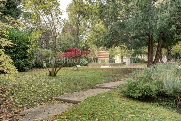 APPARTEMENT QUARTIER BRANCAS EN PARFAIT ETAT AVEC VUE ET BALCON SUD