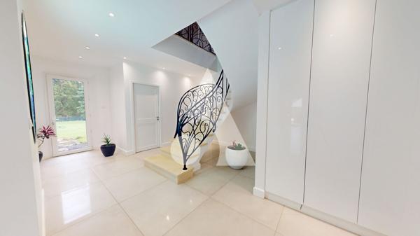 Maison 8 pièces 270 m2