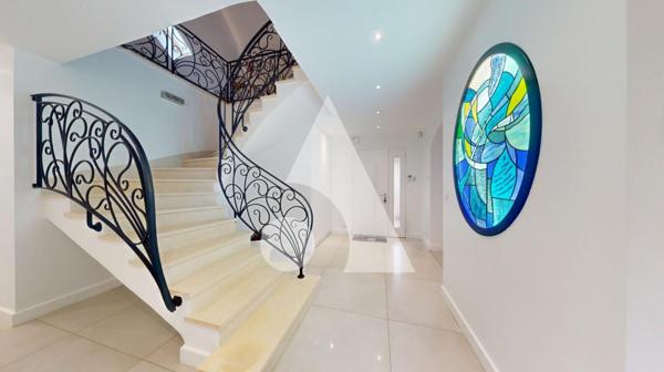 Maison 8 pièces 270 m2