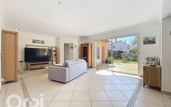 Maison à vendre    5 pièces •  Saint-Raphaël