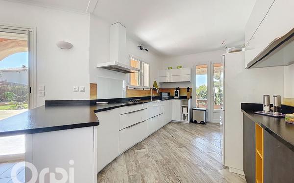 Maison à vendre    5 pièces •  Saint-Raphaël