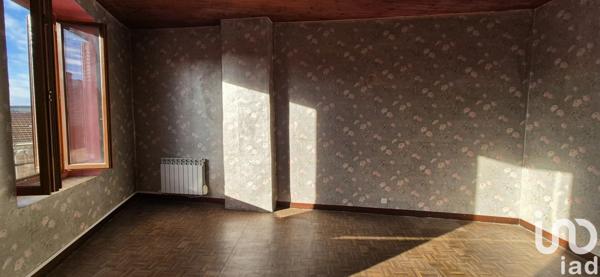 Appartement 3 pièces de 57 m² à Saint-Genest-Lerpt (42530)