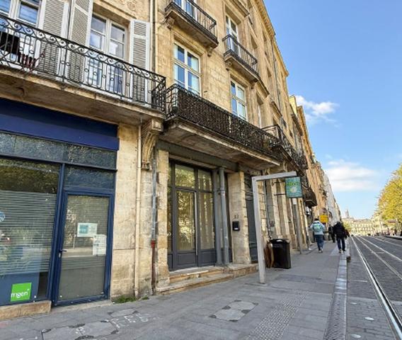 Bureaux ou local commercial à louer Bordeaux visibilité exceptionnelle centre