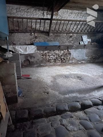 TOURY Plein centre ville maison avec beau potentiel de 4 pièces et grange